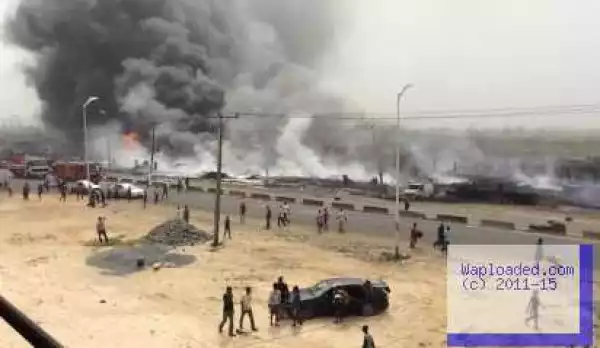 Cars Burnt As Pipeline Fire Bars Traffic On Effurun/sapele Express